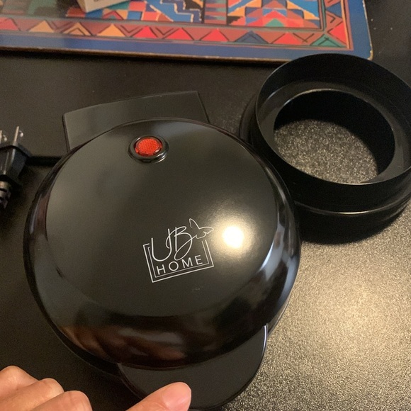 Mini Pie Maker - NEW!! - Picture 4 of 5